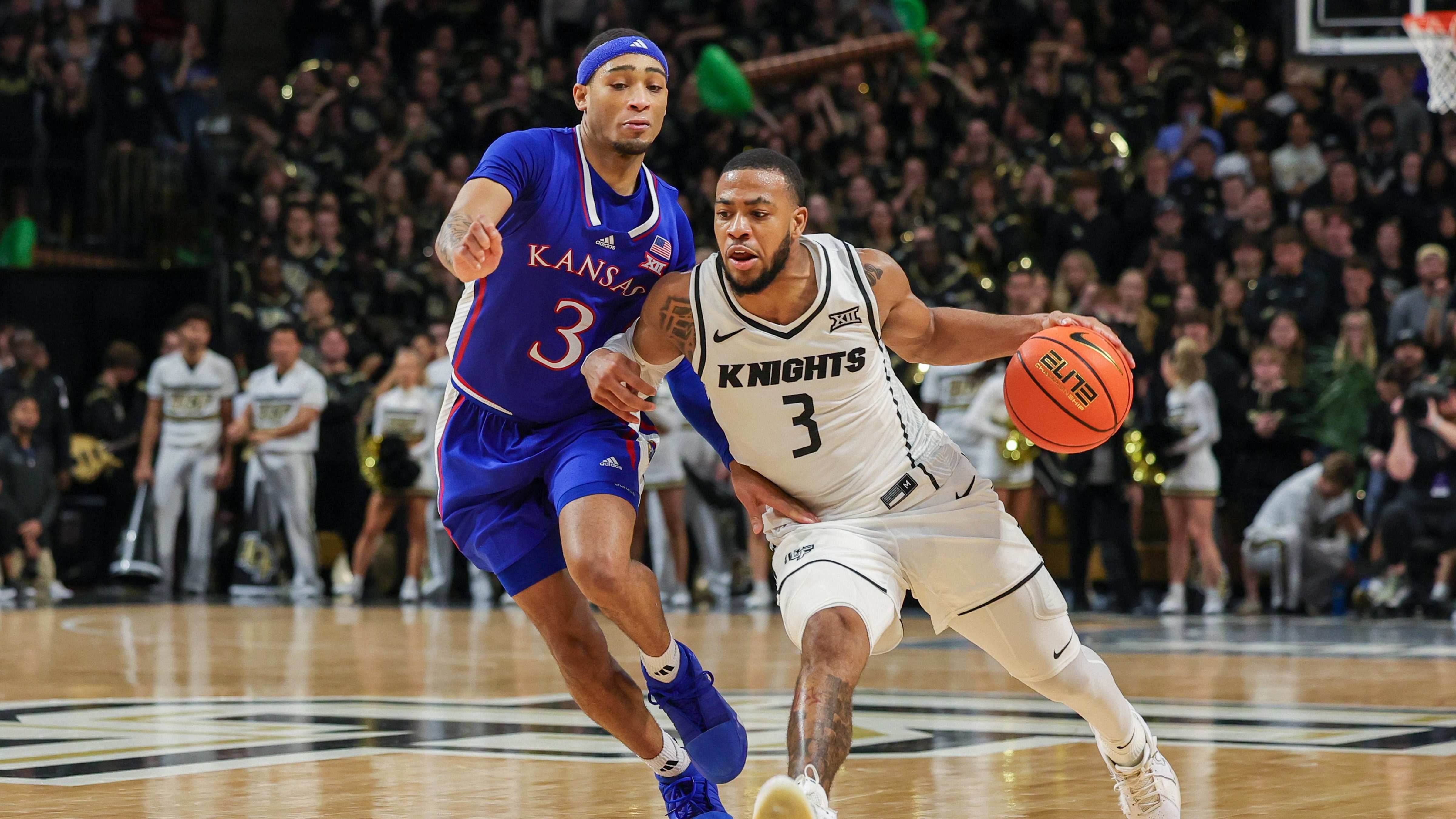 旗舰IP必 旗舰IP必